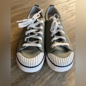 Keen Women’s Elsa Sneaker Deep Lichen Green 1017145 size 8.5